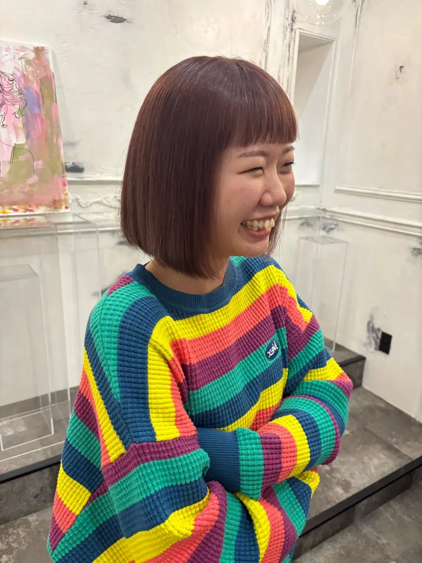 ミディアム ピンクブラウン comeghead 琴音のヘアスタイル