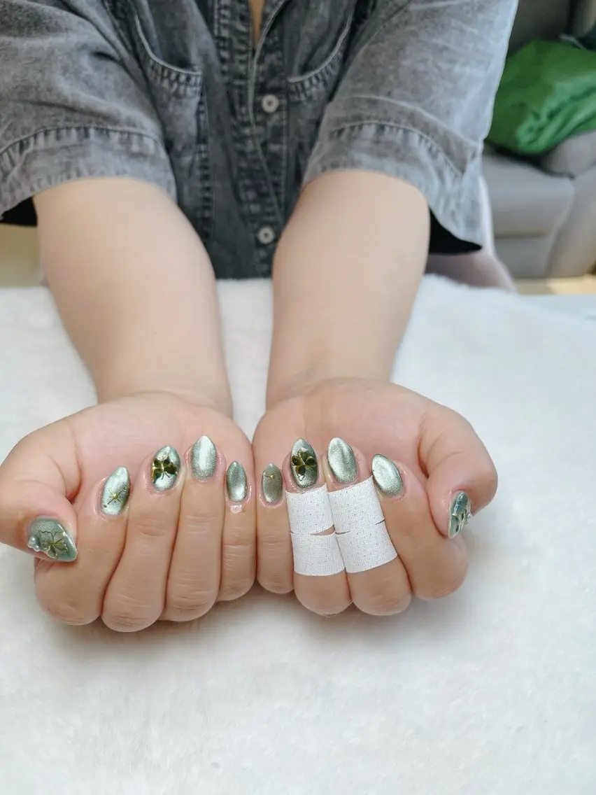 ネイル マグネットネイル nemo nailのネイルデザイン