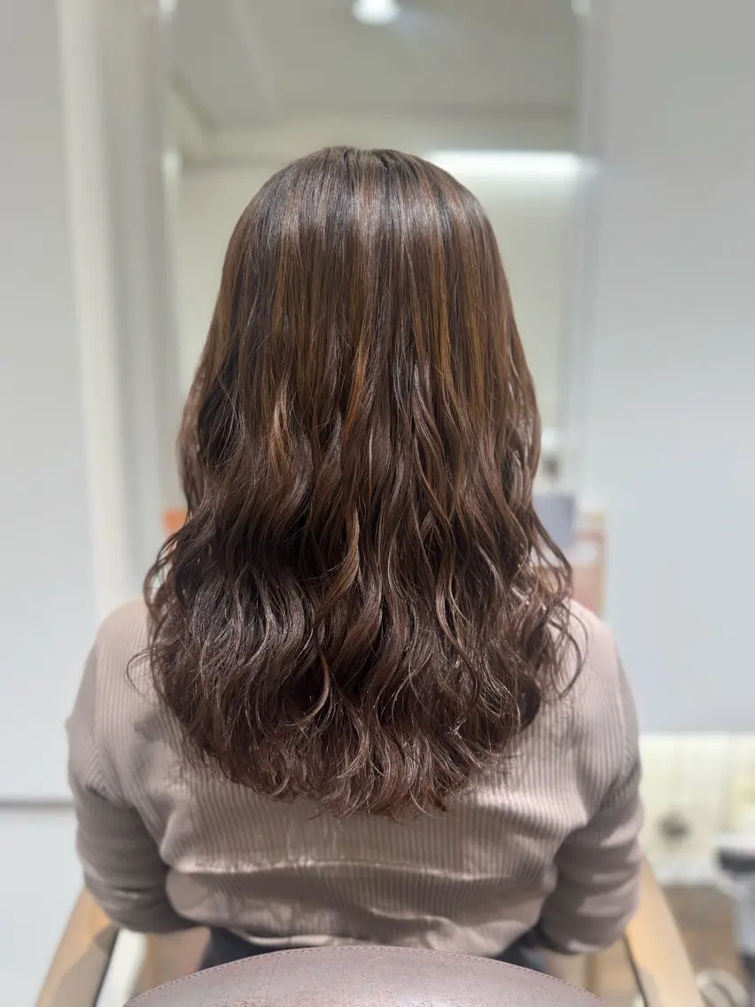 セミロング セミロングパーマ カット パーマ トリートメント 大人可愛い♡コテ巻き パーマ🌼杉田 萌恵のヘアスタイル