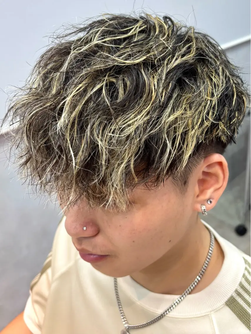 ショート カラー パーマ カット ヘアカラー パーマ メンズ特化😎パーマ メッシュ/KAITOのヘアスタイル