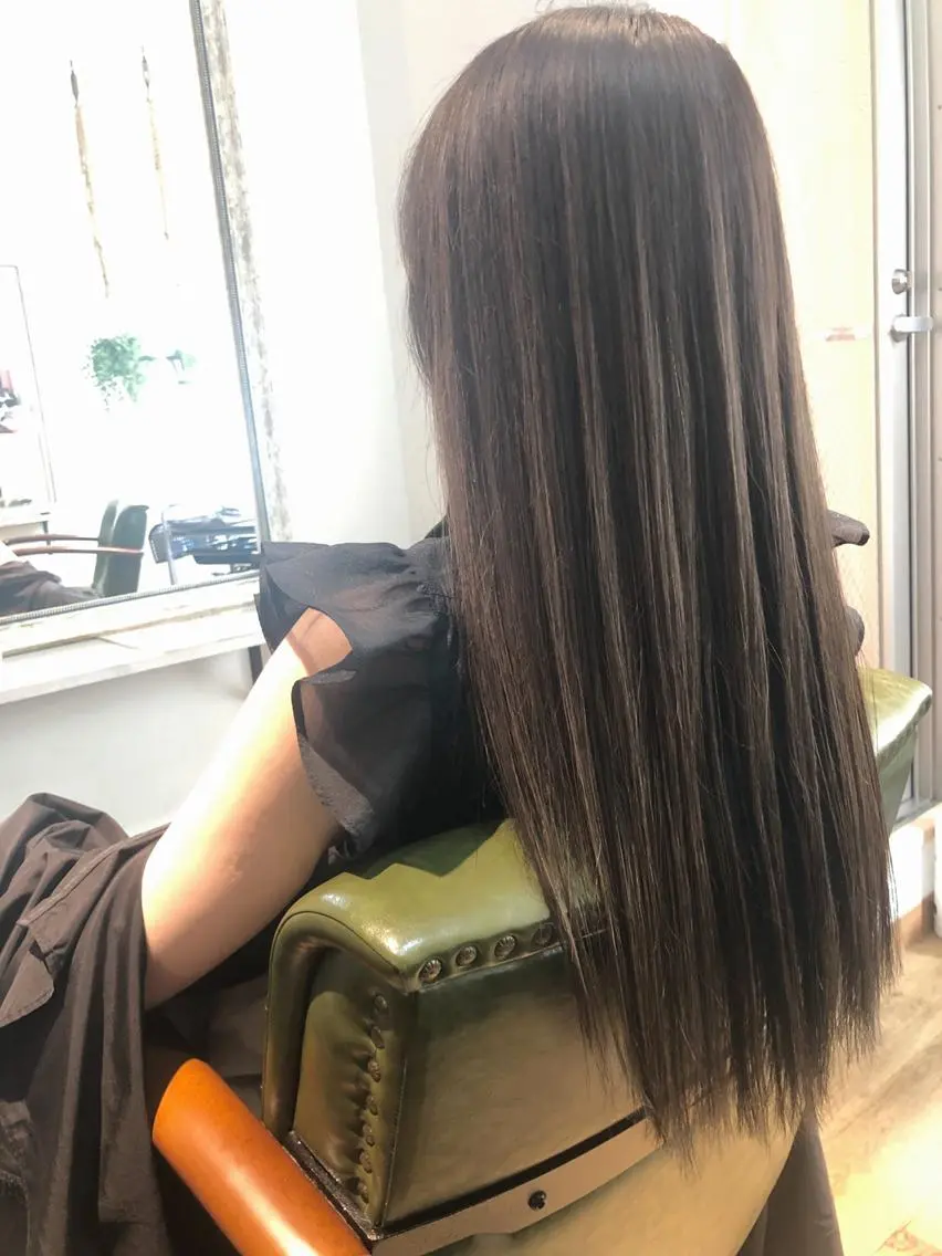 【ハイライト12枚でガラリと変えます】カット＋ハイライト＋カラー＋クイックトリートメントの写真