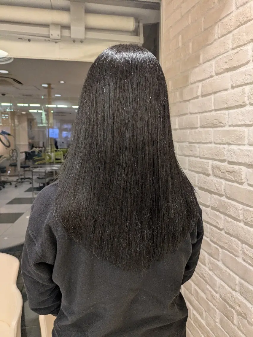 ロング カラー 黒髪 レイヤーカット 佐々木 萌のヘアスタイル