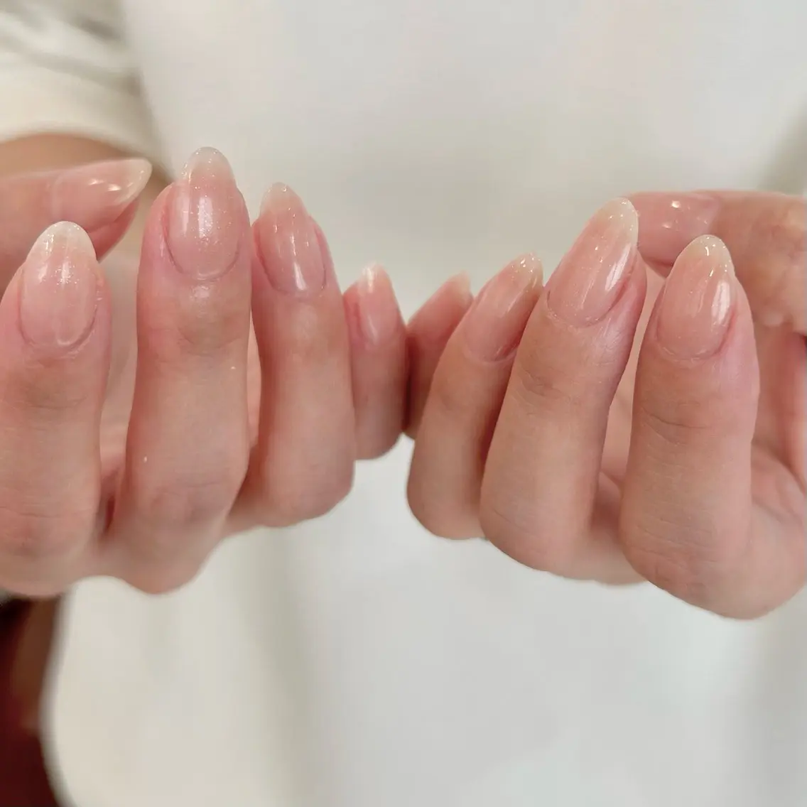 ネイル オーロラネイル ジェルネイル キラキラネイル ニュアンスネイル オフィスネイル 𓂃toi. 儚げnuanceのネイルデザイン
