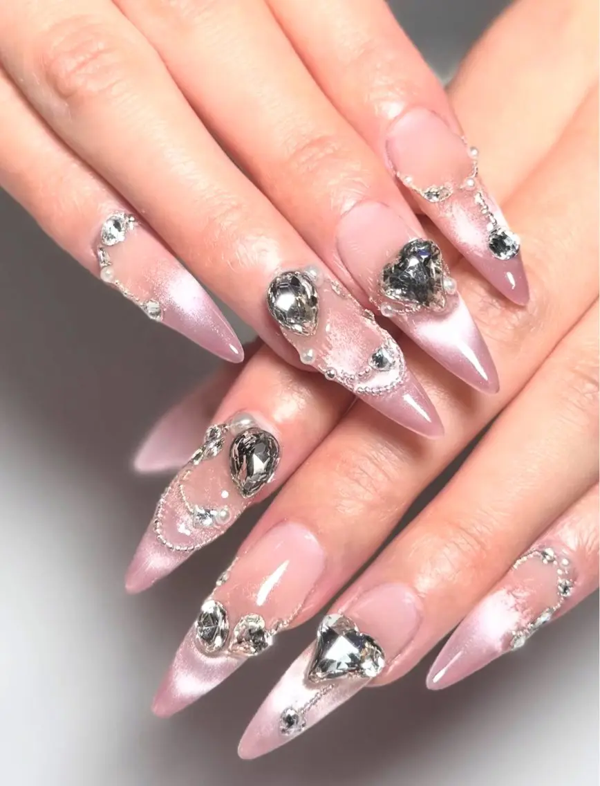 ネイル オーロラネイル フレンチネイル ジェルネイル ハロウィン キラキラネイル ハンドネイル H.baby Nail Salonのネイルデザイン