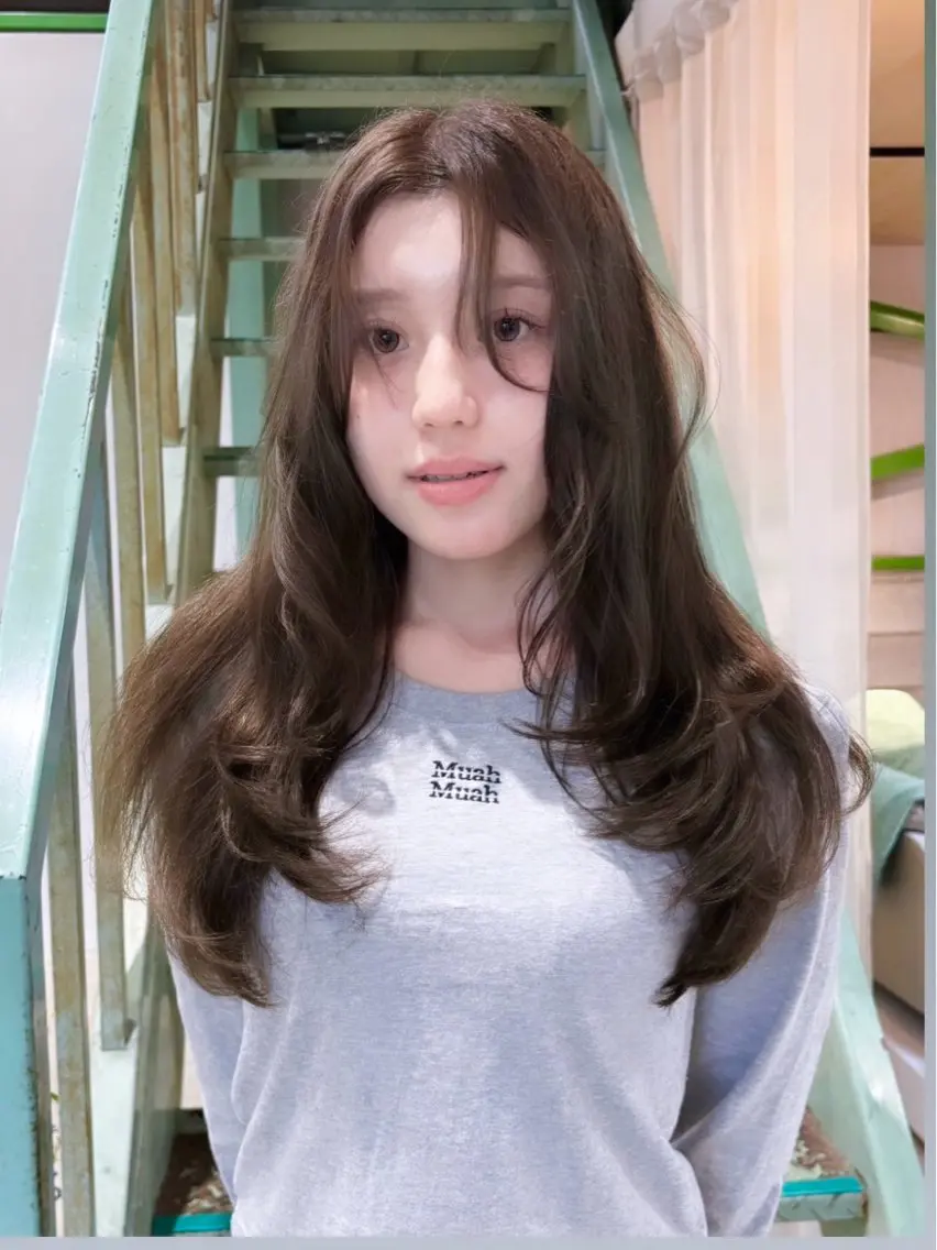 セミロング カラー December 伊勢崎のヘアスタイル