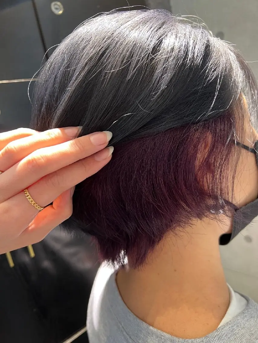 ショート カラー ブリーチ ダークシルバー シルバー バイオレットカラー earth平塚店 間瀬亜紗里のヘアスタイル