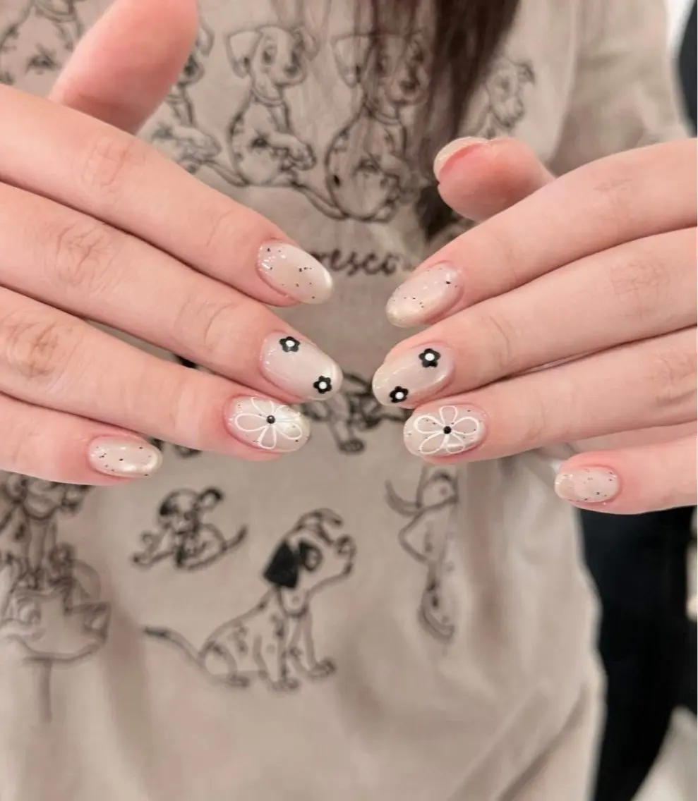 ネイル ハンドネイル T. Leeのネイルデザイン