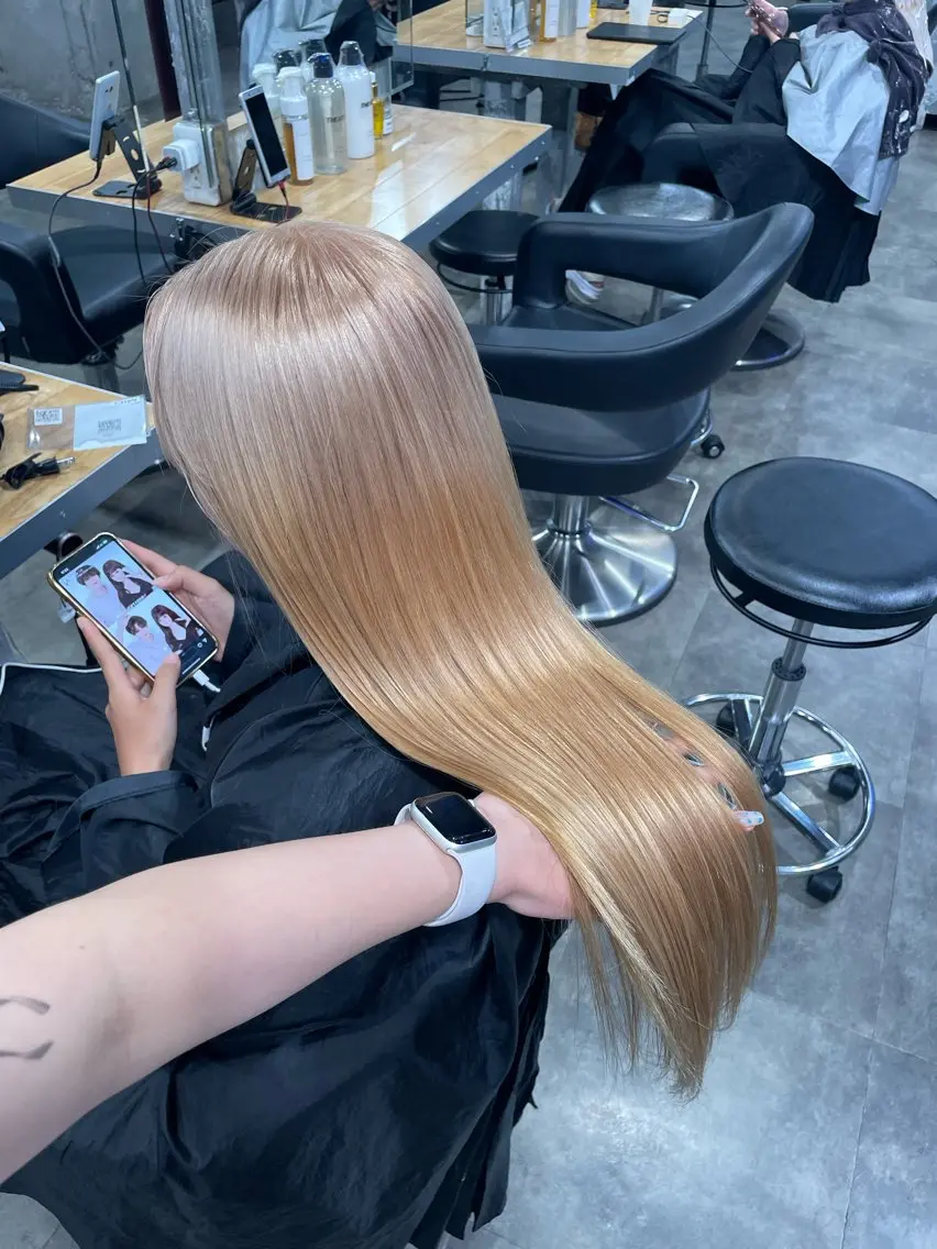 ロング カラー ヘアカラー ハイトーン 横浜💞ミオのヘアスタイル