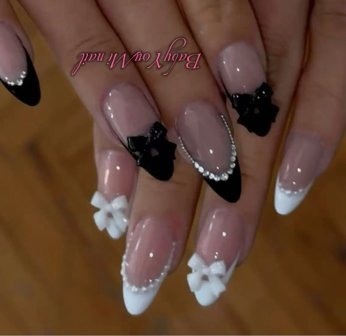 ネイル オーロラネイル フラワーネイル フットネイル フレンチネイル ジェルネイル ハンドネイル BabyYouMi nailのネイルデザイン