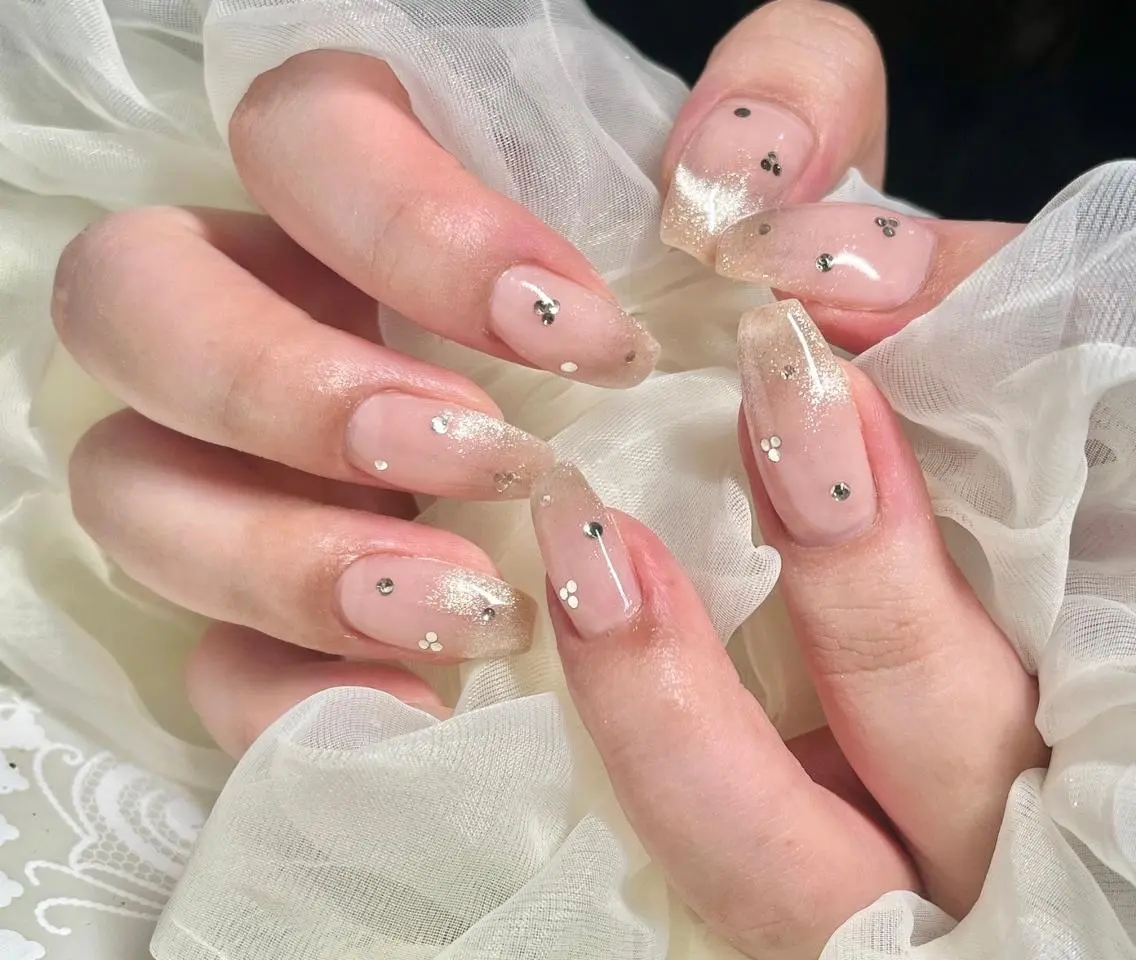 ネイル 長さ出し フレンチネイル ジェルネイル グラデーション 韓国ネイル ハンドネイル Nail&eye Belire 新宿のネイルデザイン