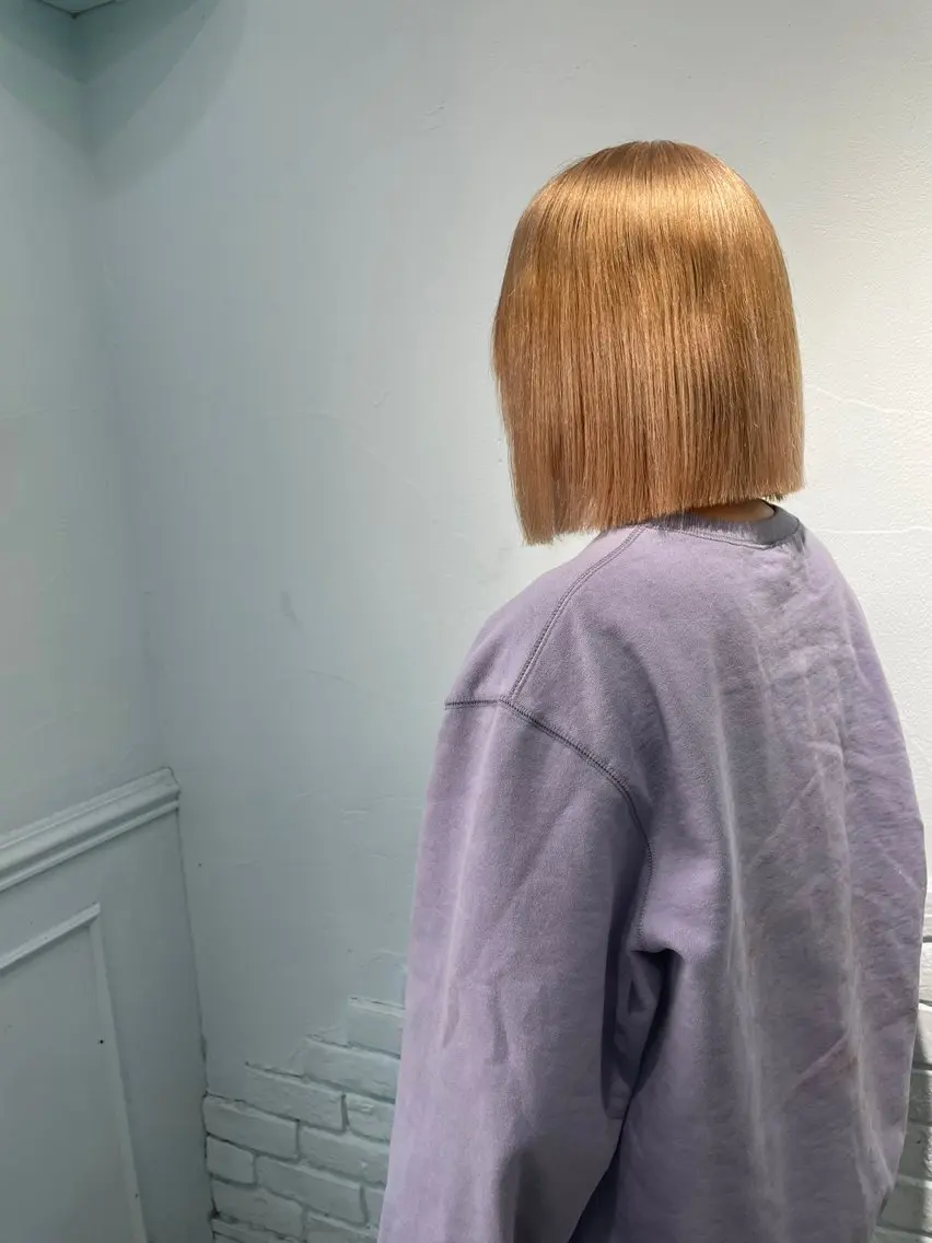 ショート カラー アッシュ アッシュグレー ベージュカラー ブリーチ ブロンド ヘアカラー トリートメント 【ときめき屋さん🎀 ハイトーン大和🎀】のヘアスタイル