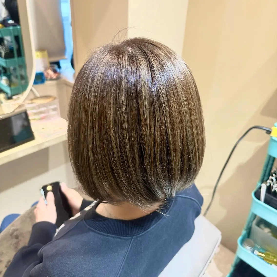 ショート 髪質改善 縮毛矯正 ヘアカラー トリートメント 髪質改善個室サロン' 白髪ぼかし・縮毛矯正のヘアスタイル