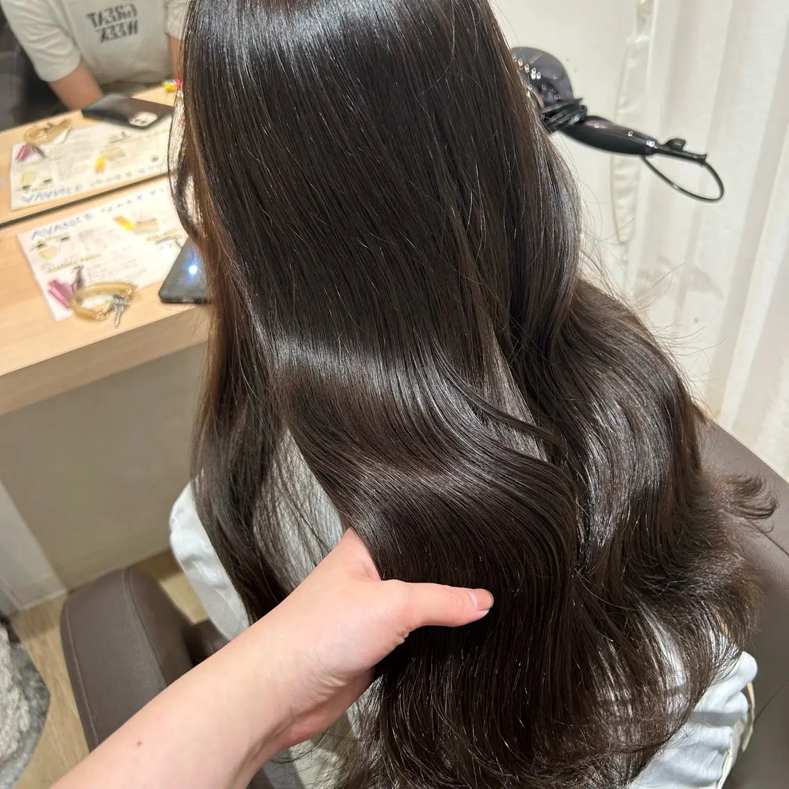 ロング カラー 透明感カラー グレージュ ヘアカラー トリートメント 砂野 真璃奈のヘアスタイル