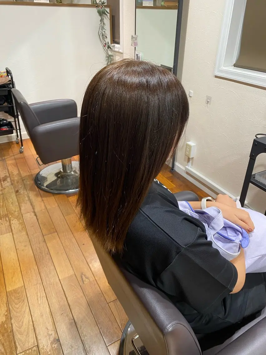 セミロング カラー ベージュカラー ブラウンカラー 透明感カラー ナチュラルブラウン 縮毛矯正 ヘアカラー 髙﨑 優翔のヘアスタイル