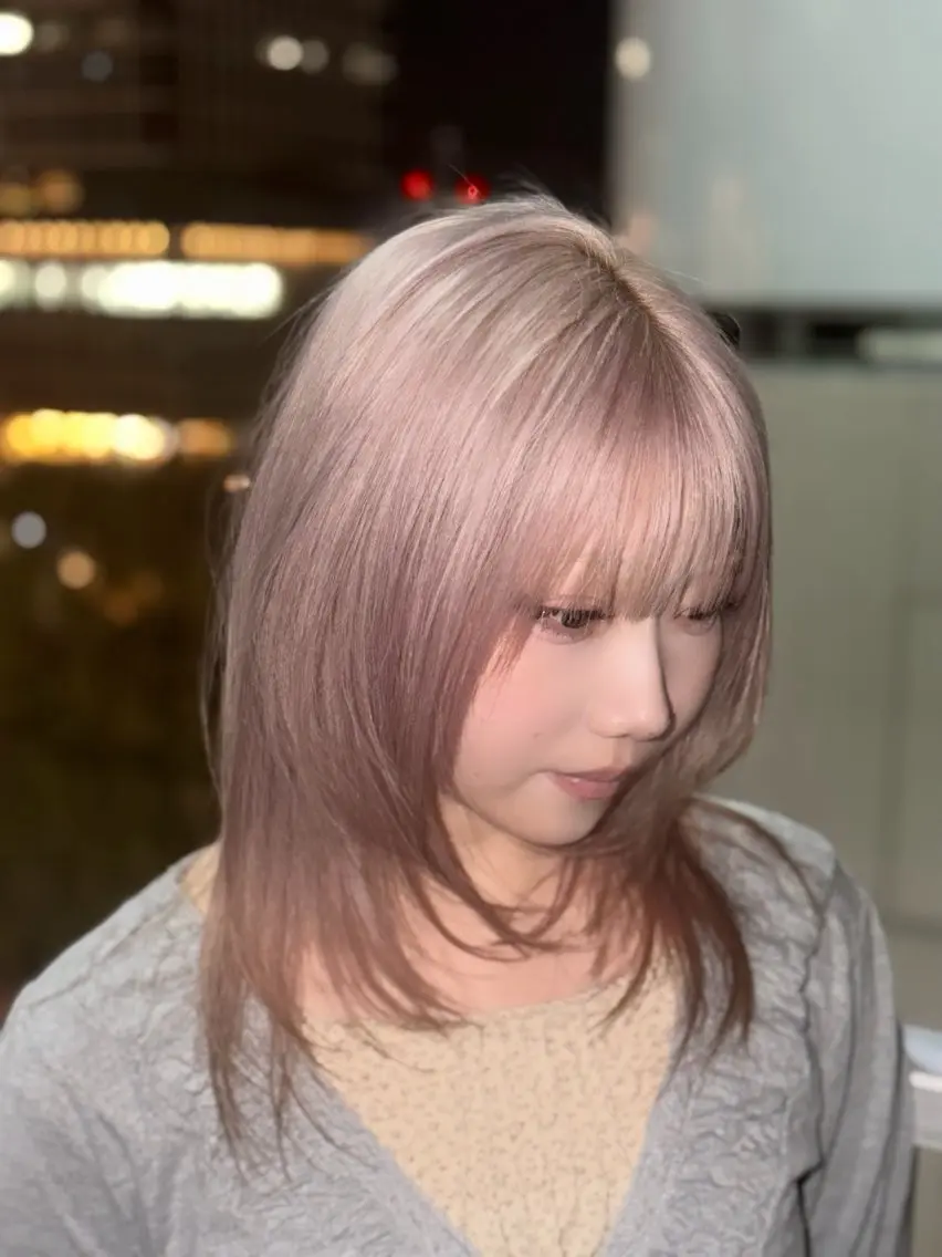 ミディアム カラー ベージュカラー ブリーチ デザインカラー ハイトーンカラー ミルクティーベージュ ハイトーン特化 名古屋/たまきのヘアスタイル