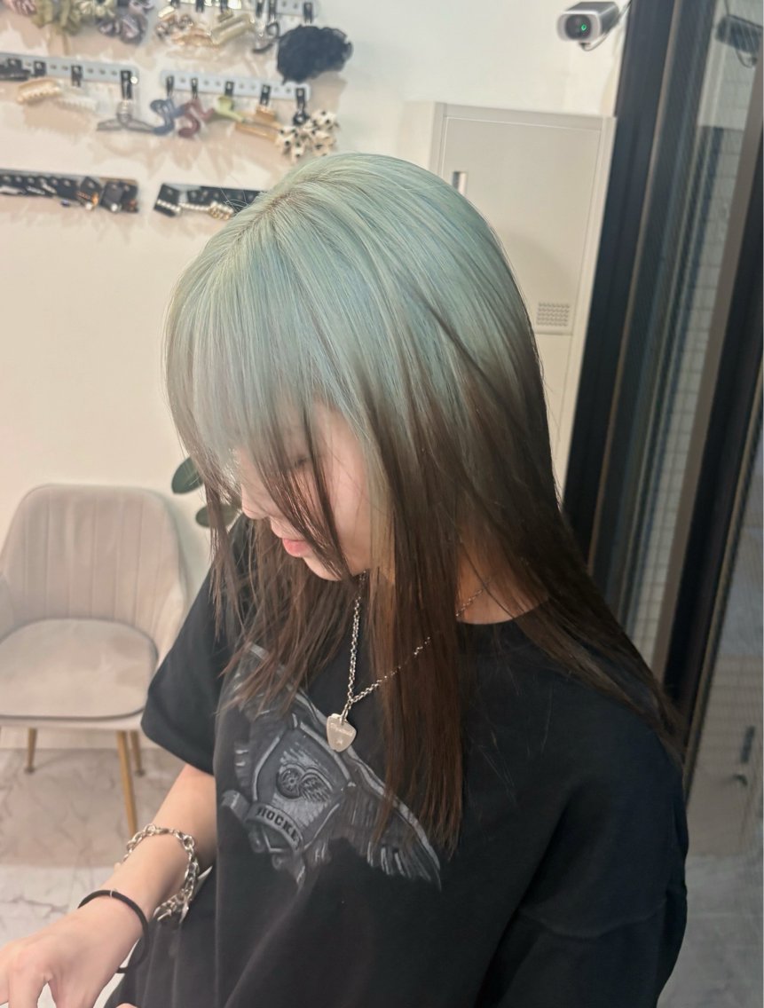 セミロング ヘアカラー ))カラー特化(( 渡邉 怜のヘアスタイル