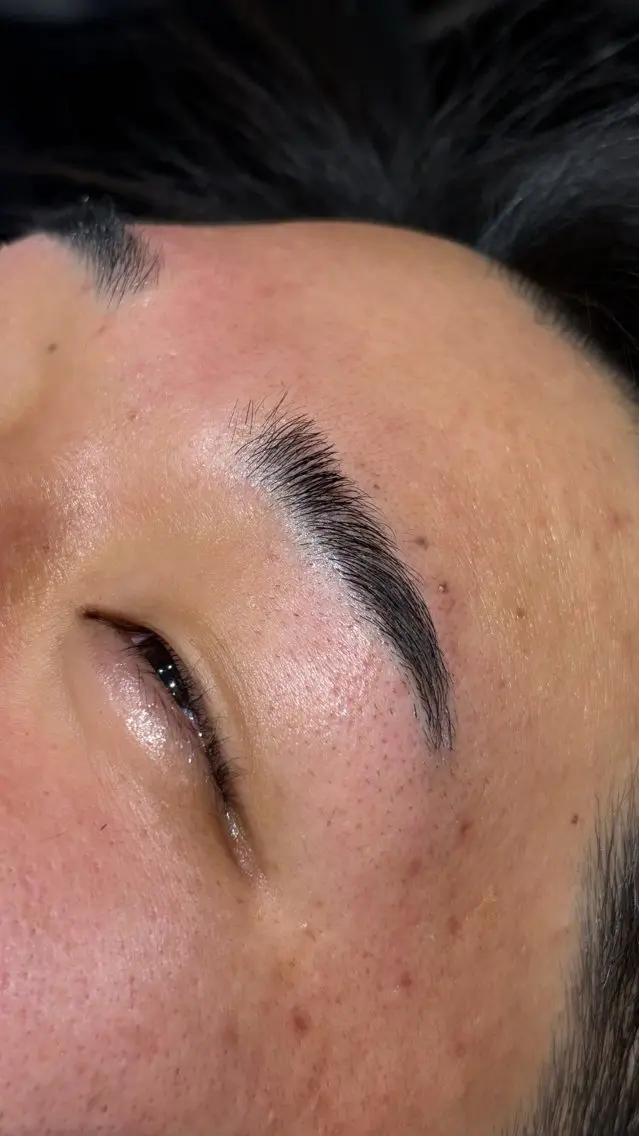 アイブロウ 眉毛ワックス脱毛 橋野 凜のヘアスタイル