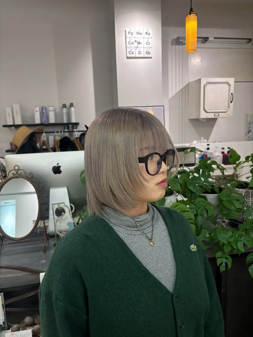 ショート ヘアカラー ooitヨシダ ミナミのヘアスタイル