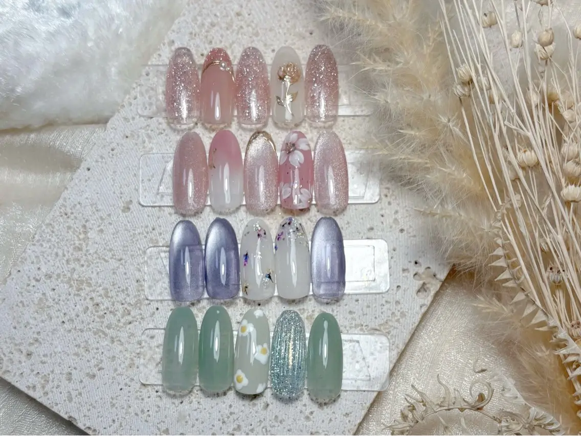 ネイル オーロラネイル チークネイル フレンチネイル ジェルネイル ガラスフレンチ ハンドネイル ハンドケア Nail Jolieのネイルデザイン