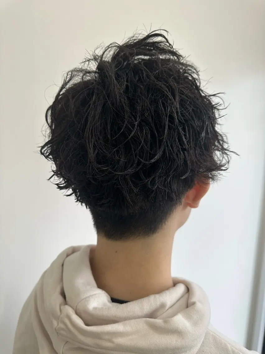 ショート パーマ メンズ メンズパーマ 波巻きパーマ スパイラルパーマ 中村 虎のヘアスタイル