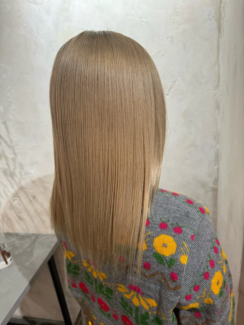 セミロング ヘアカラー 艶カラー🌟 kanonのヘアスタイル