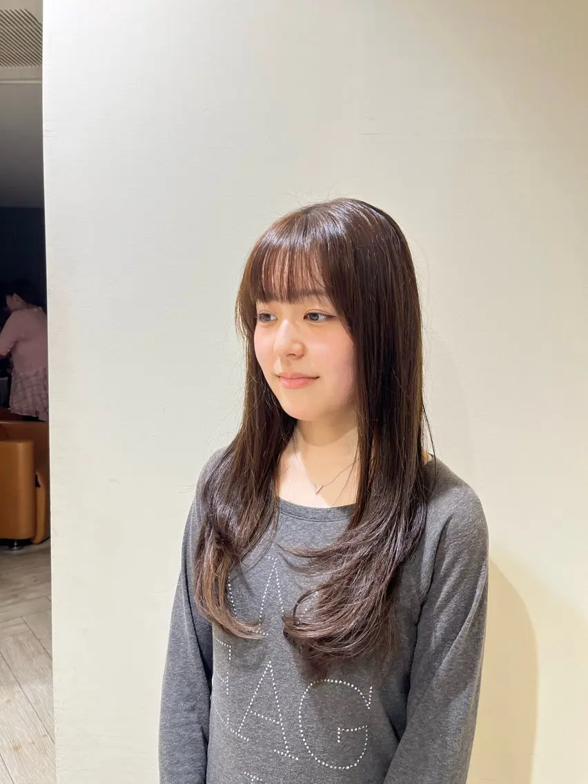 ロング カラー 透明感カラー レイヤーカット ヘアカラー 山口 陸のヘアスタイル