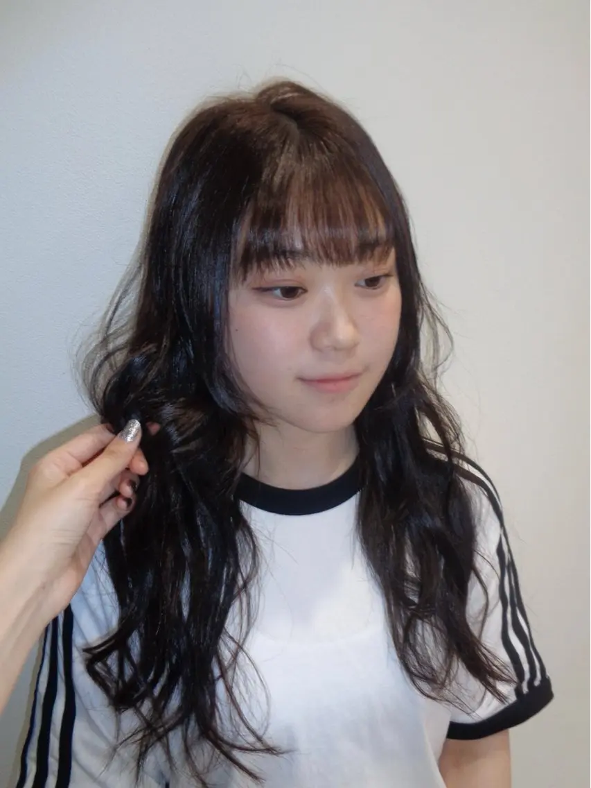 ロング カラー 透明感カラー ヘアカラー MONA kureaのヘアスタイル