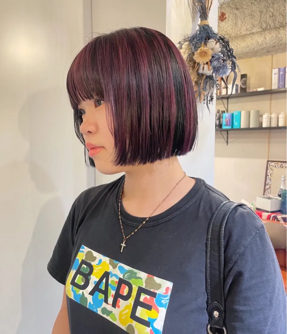 ショート カラー カシス カット ヘアカラー トリートメント 狩野 羅夢のヘアスタイル