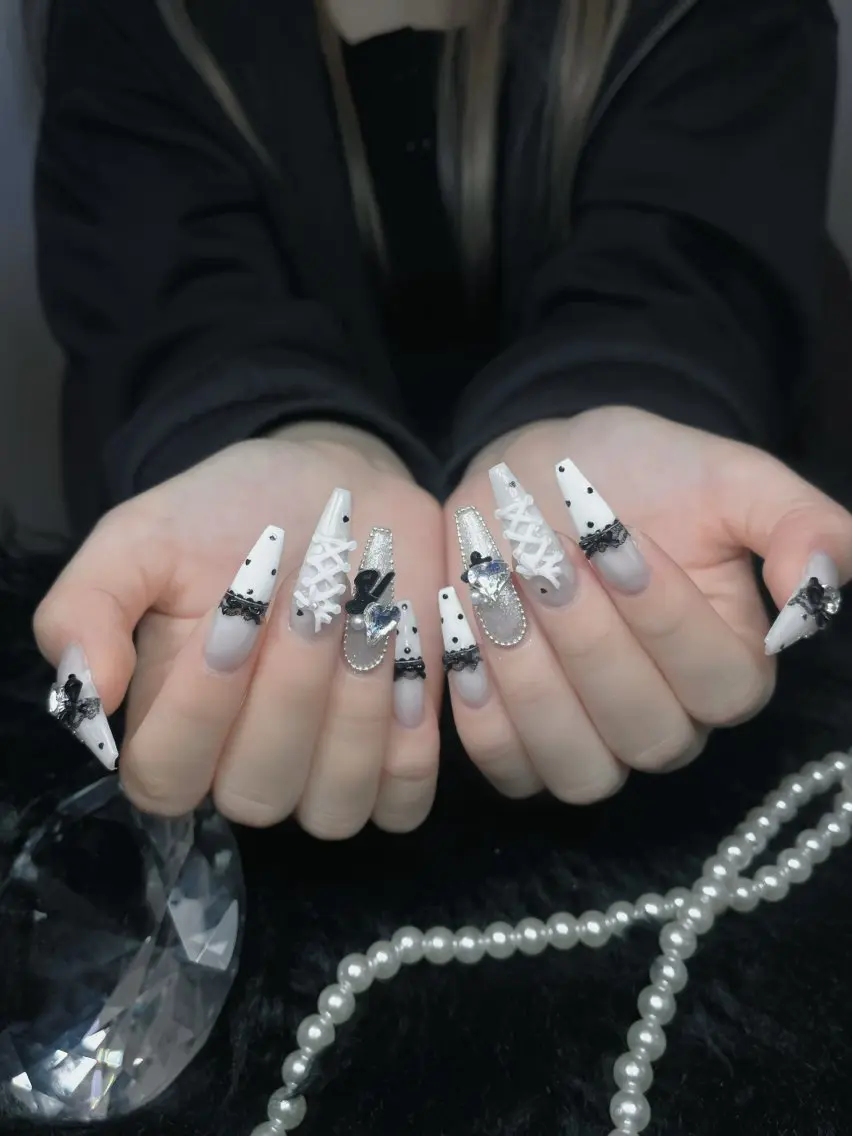 ネイル オーロラネイル 長さ出し フラッシュネイル フレンチネイル ジェルネイル ハンドネイル Amee Nail Salonのネイルデザイン