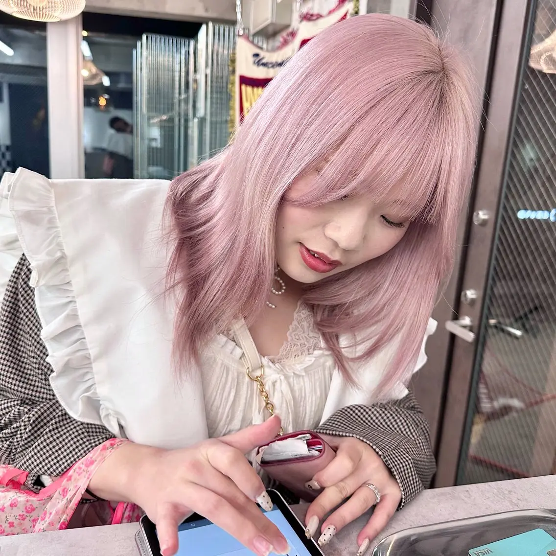 ミディアム カラー ヘアアレンジ ヘアカラー トリートメント TAKUMAブリーチ /デザインカラーのヘアスタイル
