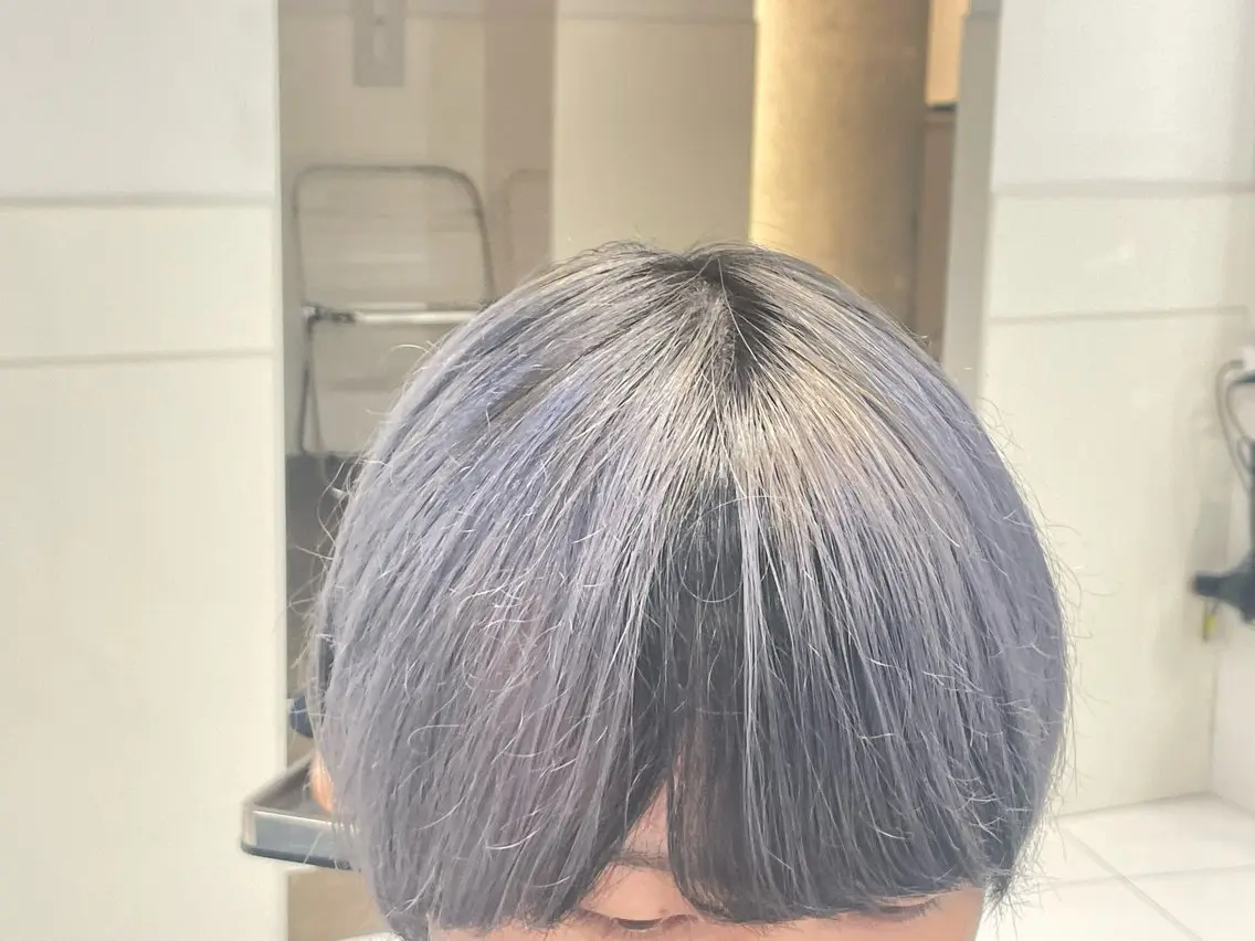 ショート カラー yuzuna ハイトーン 天神のヘアスタイル