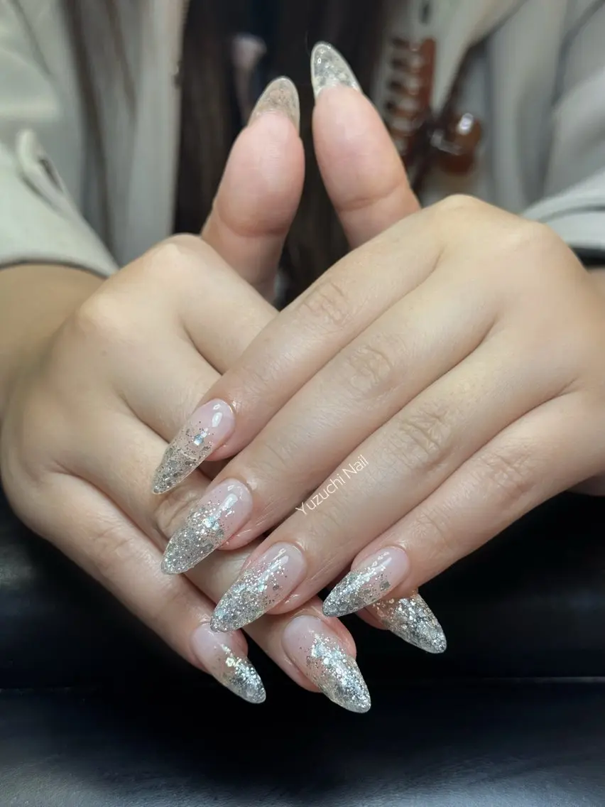 ネイル チークネイル ドット キラキラネイル 韓国ネイル レース ハンドネイル Yuzuchi Nailのネイルデザイン