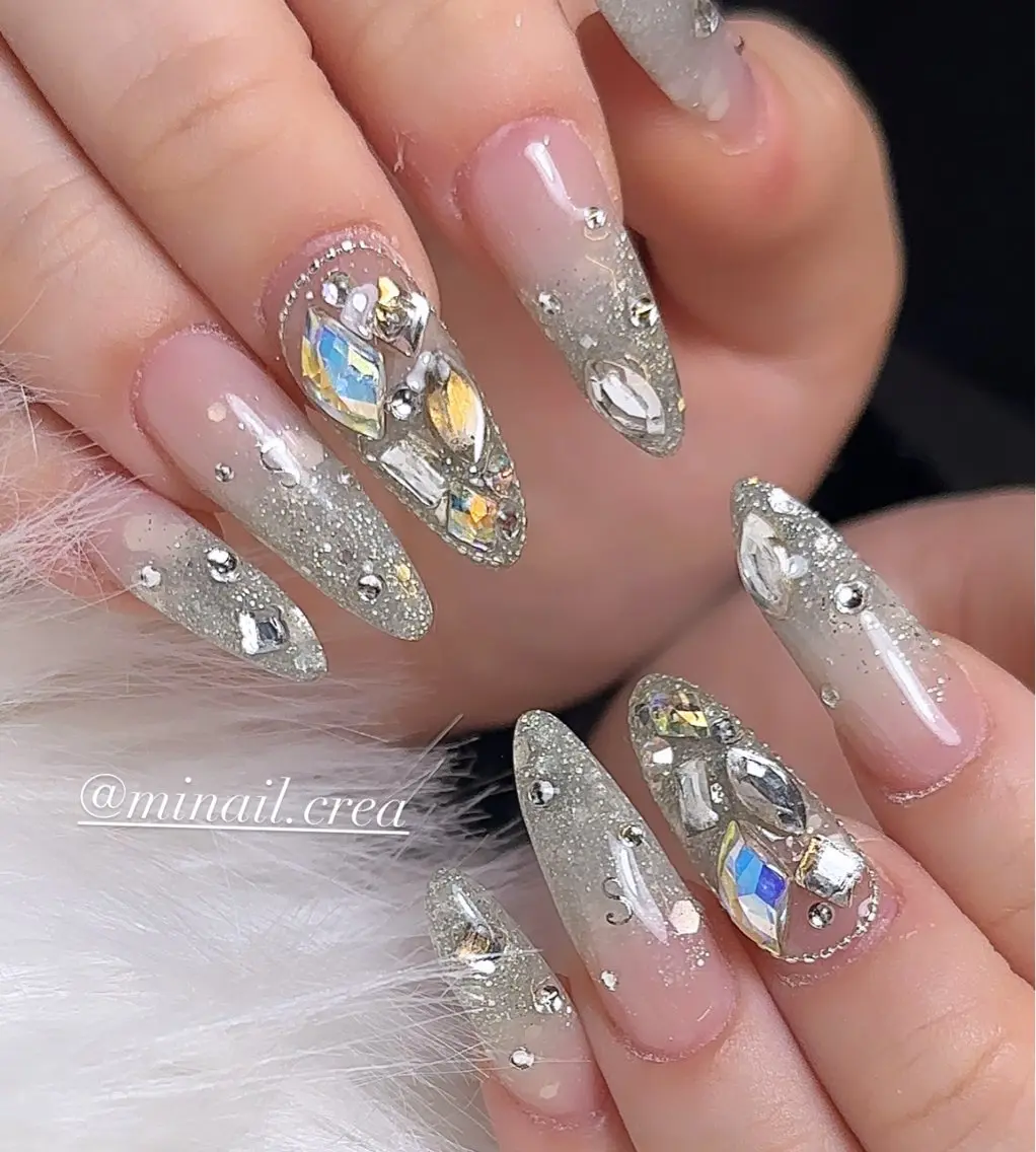 ネイル キラキラネイル ロングネイル スカルプネイル 冬ネイル ハンドネイル CReA nailのネイルデザイン