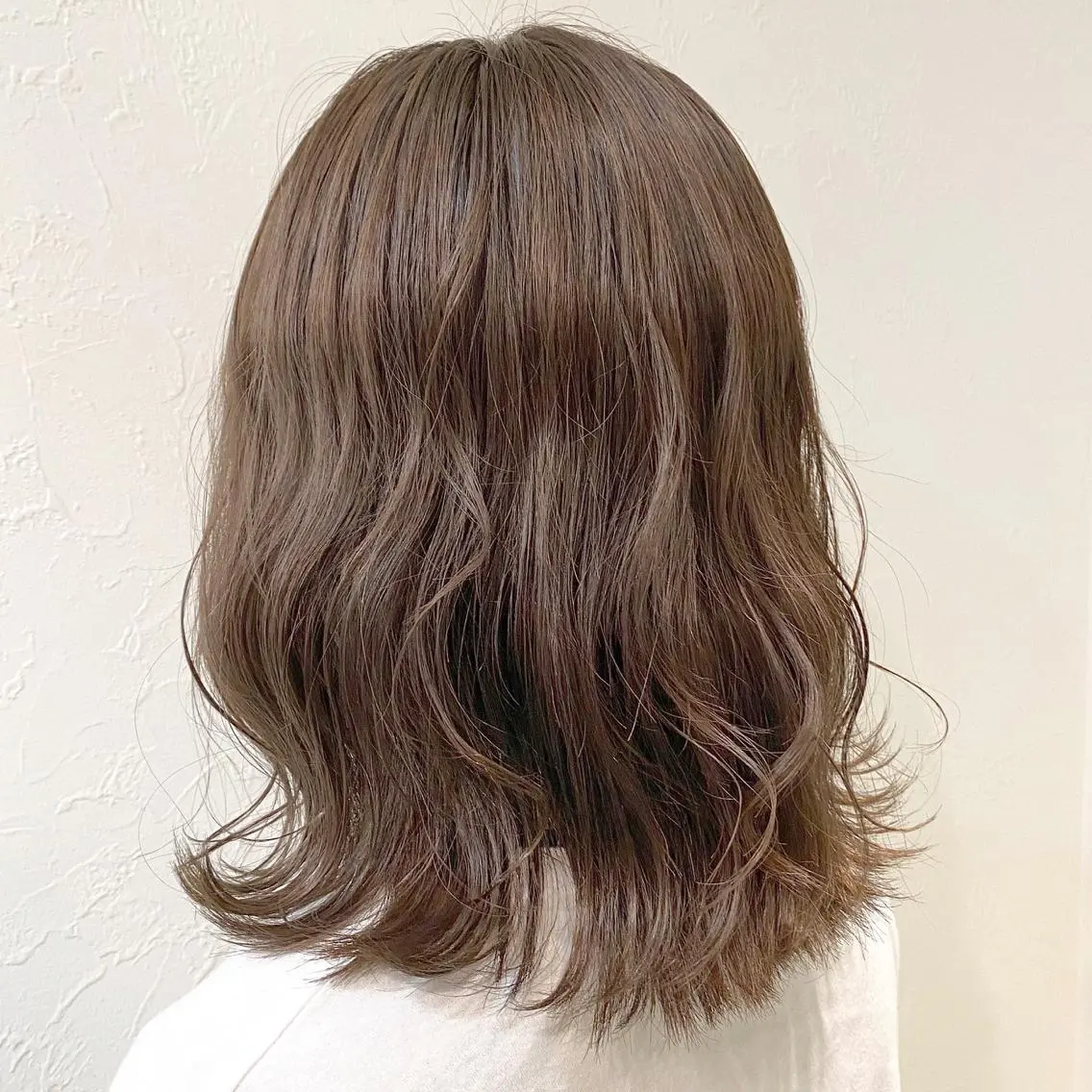 ミディアム カラー 天神最安値エクステ カラーレイヤーカットのヘアスタイル