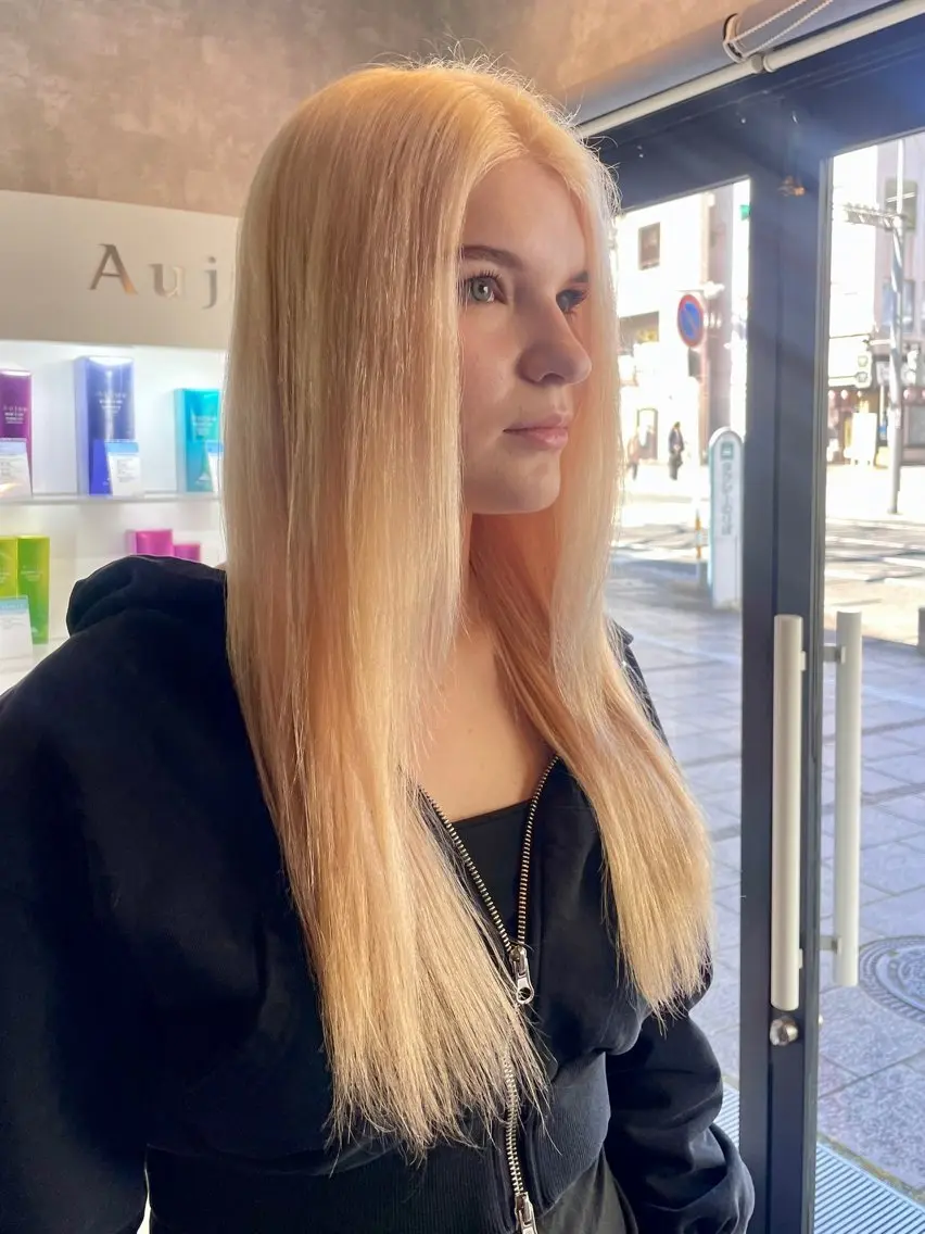 ロング カラー ヘアカラー  ︎︎ 寧音のヘアスタイル