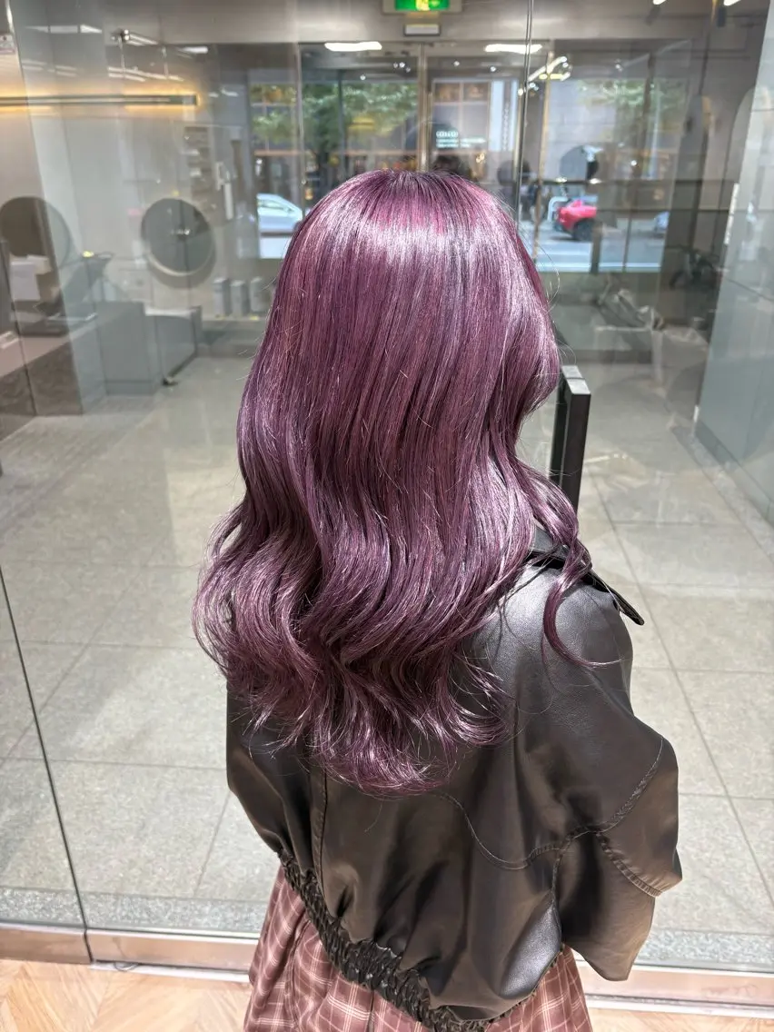 ロング ヘアカラー 🩶ハイトーン🖤 URARAのヘアスタイル