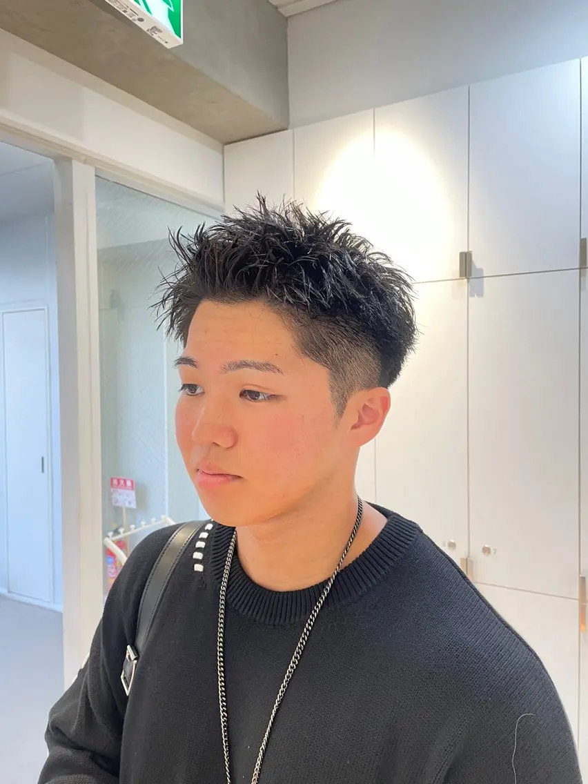 ショート パーマ ヘアアレンジ メンズ スパイキーショート ショートヘア カット トリートメント ヘッドスパ ヘアセット 艶カラー✨縮毛矯正✨ 翁長孝輔のヘアスタイル