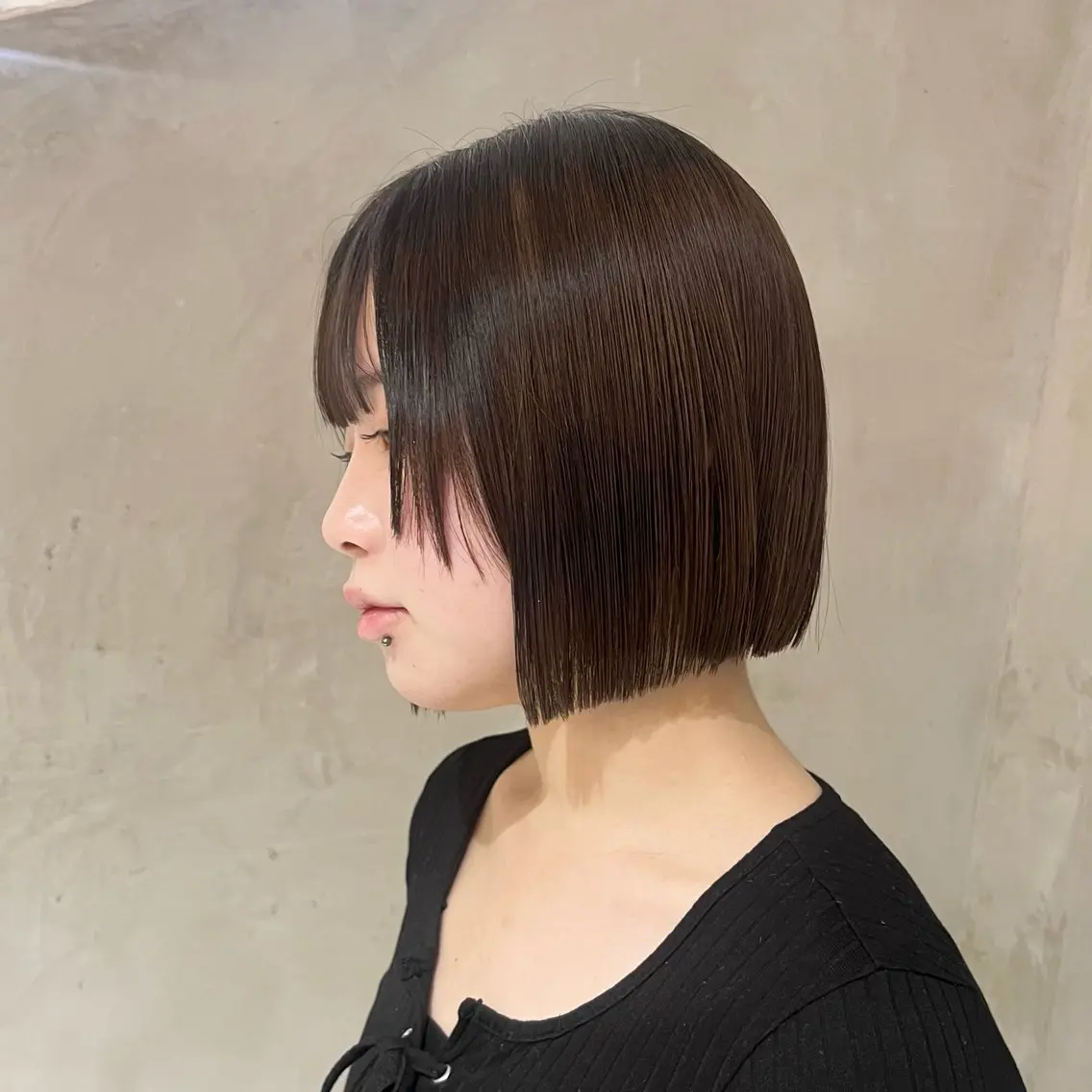 ミディアム カット トリートメント 切りっぱなしボブ/ 艶カラー/綾莉のヘアスタイル