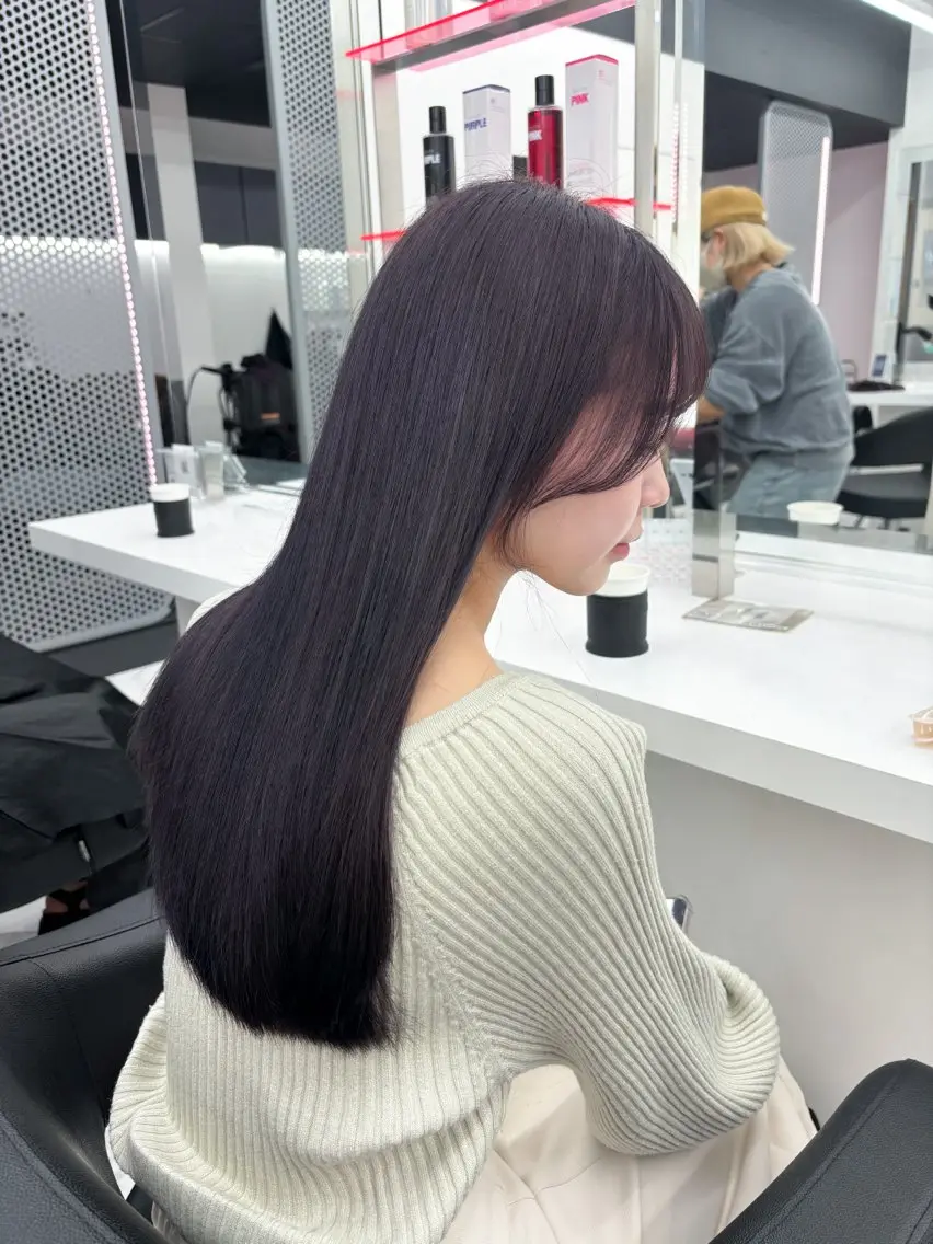 ロング カラー 抜け感レイヤー︴ ニュアンスカラーのヘアスタイル