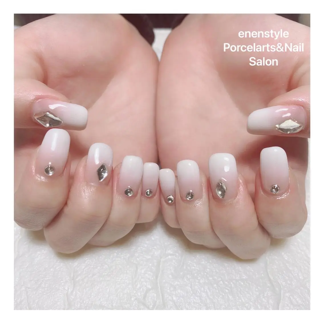 ミディアム ネイル ハンドネイル 🐾enen style 🐾のネイルデザイン