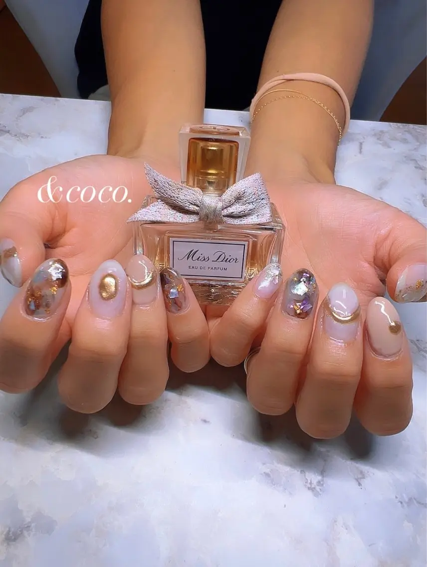ネイル アートネイル ミラーネイル ニュアンスネイル ＆ coco.のネイルデザイン
