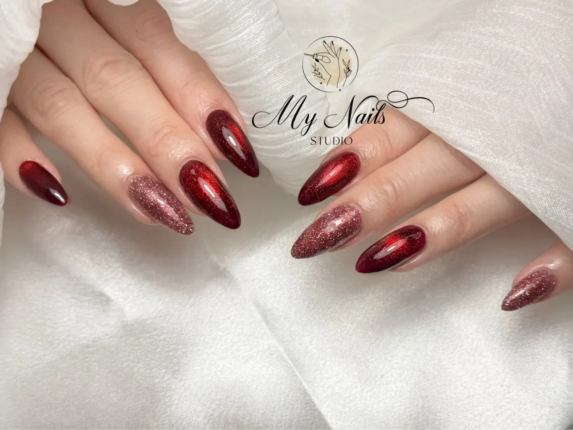 ネイル マグネットネイル 赤色 My Nail Salonのネイルデザイン