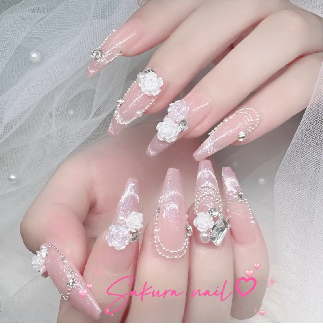 ネイル オーロラネイル クリアネイル フレンチネイル ジェルネイル ガーリー ハンドネイル Sakura Nail Salonのネイルデザイン