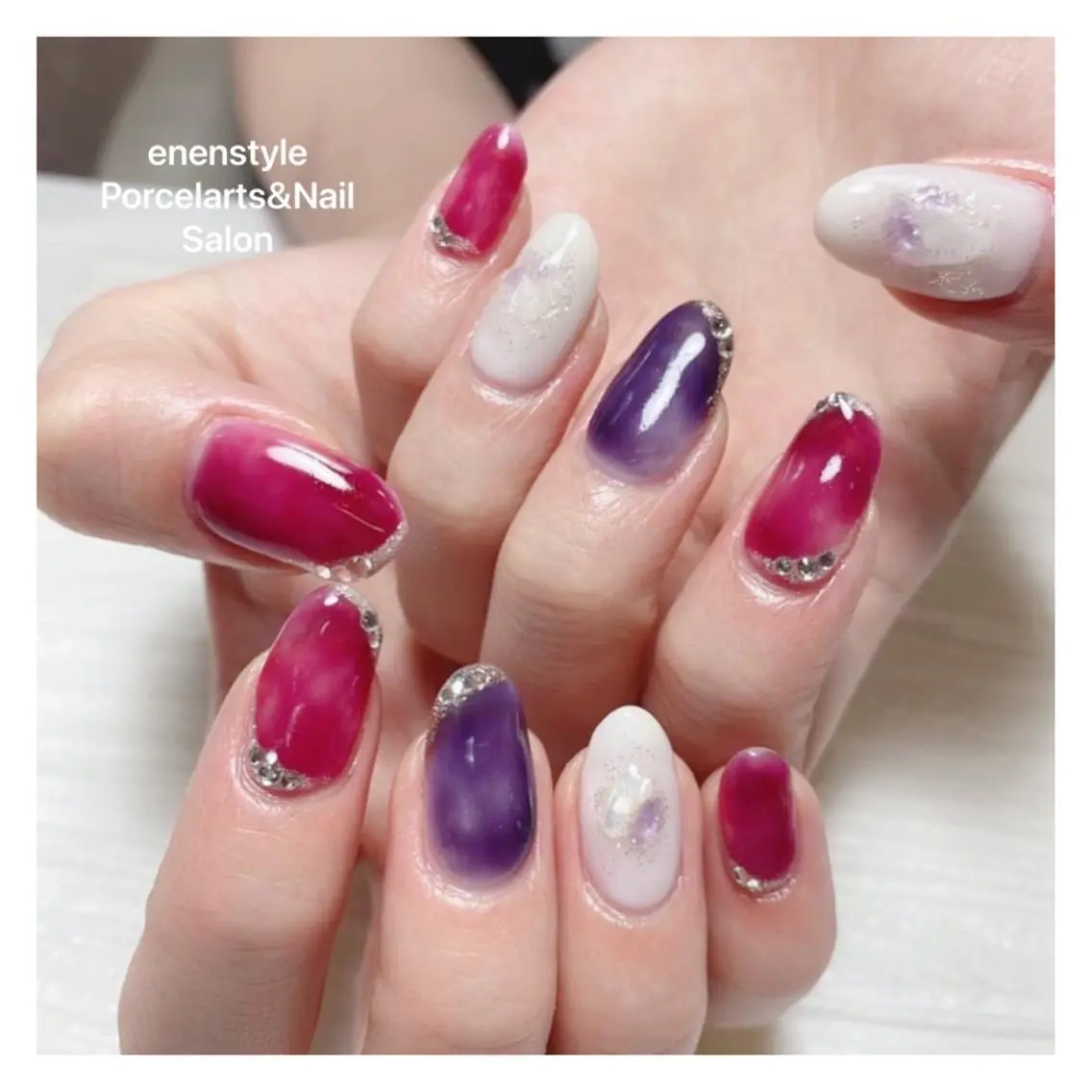 ミディアム ネイル ハンドネイル 🐾enen style 🐾のネイルデザイン
