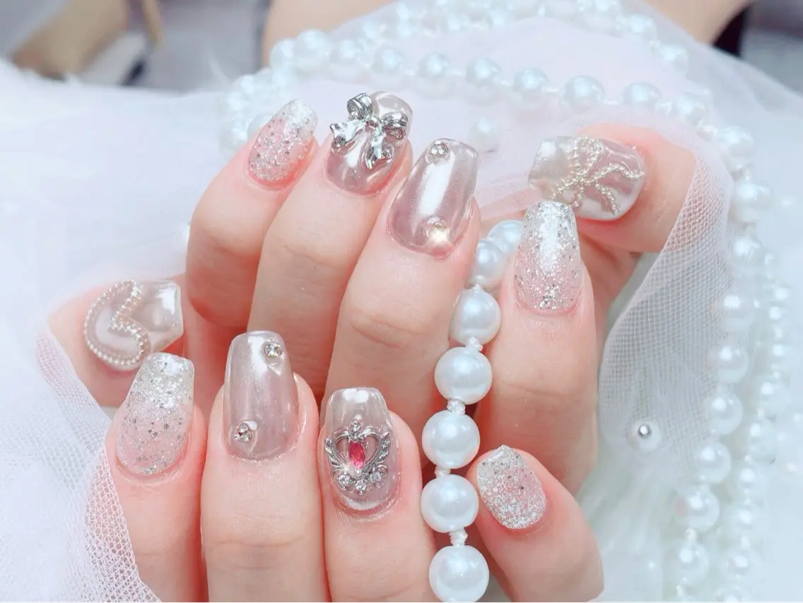 ネイル オーロラネイル チークネイル 長さ出し フットネイル フレンチネイル ハンドネイル ハンドケア lily nailのネイルデザイン
