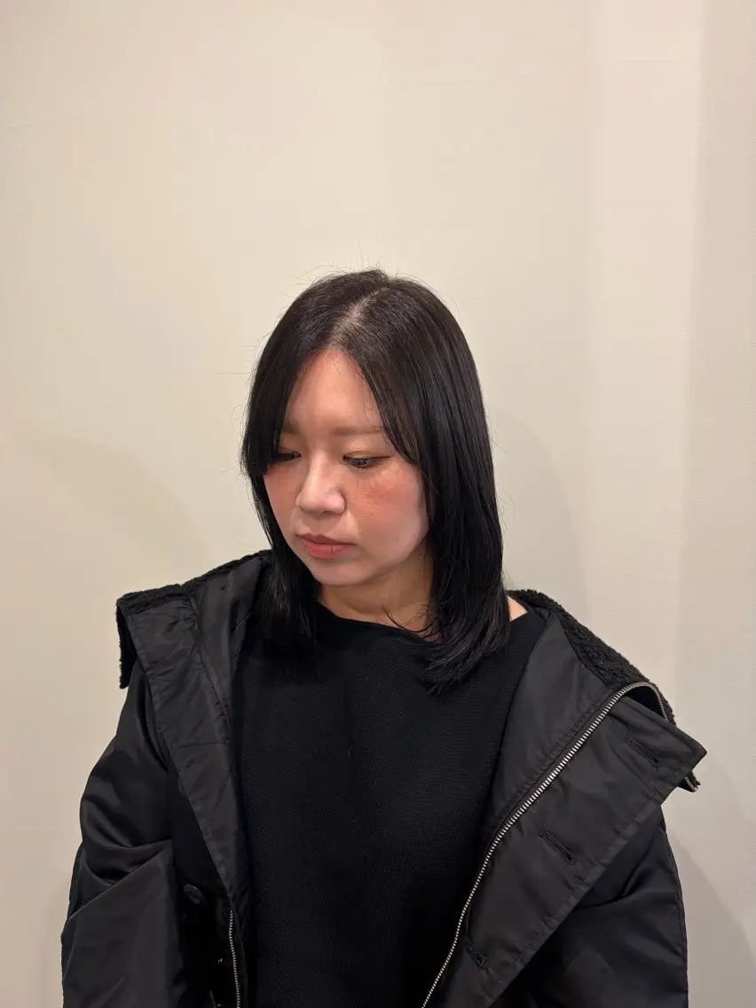 ミディアム カット ヘアカラー トリートメント 佐々木 愛里のヘアスタイル