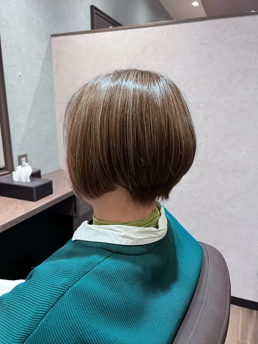 ショート カラー ハイライトカラー ハイライト カット ヘアカラー ふなき あすかのヘアスタイル