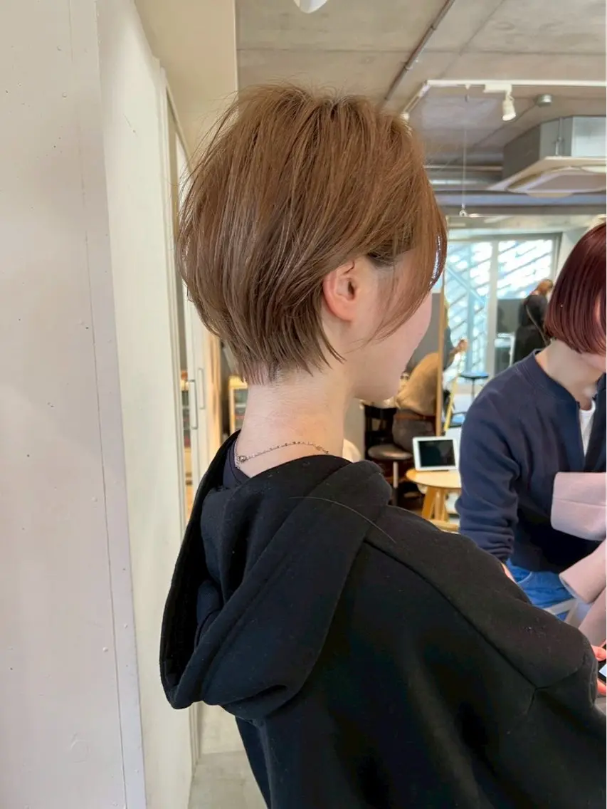 ショート ボブ ハイライト 髪質改善 似合わせカット ショートヘア 中村拓磨 明るい白髪染めのヘアスタイル