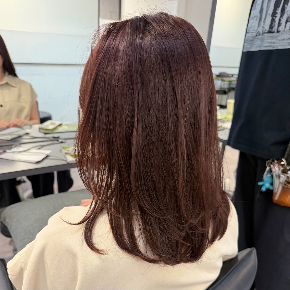ミディアム カラー 顔周りレイヤー꙳⋆ ミディアム⌇SAKIのヘアスタイル