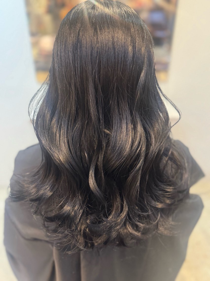 カラー ヘアカラー 櫻木 志穏のヘアスタイル